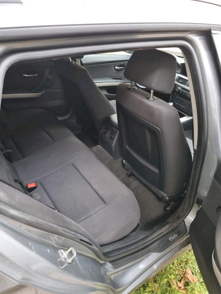 BMW 318 2009 — photo 6