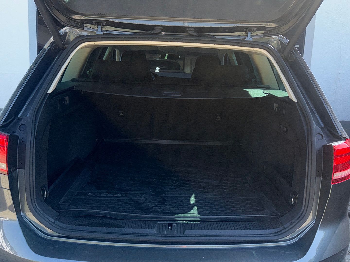 Fahrzeugabbildung Volkswagen Passat Variant  2.0 TDI / unfallfrei