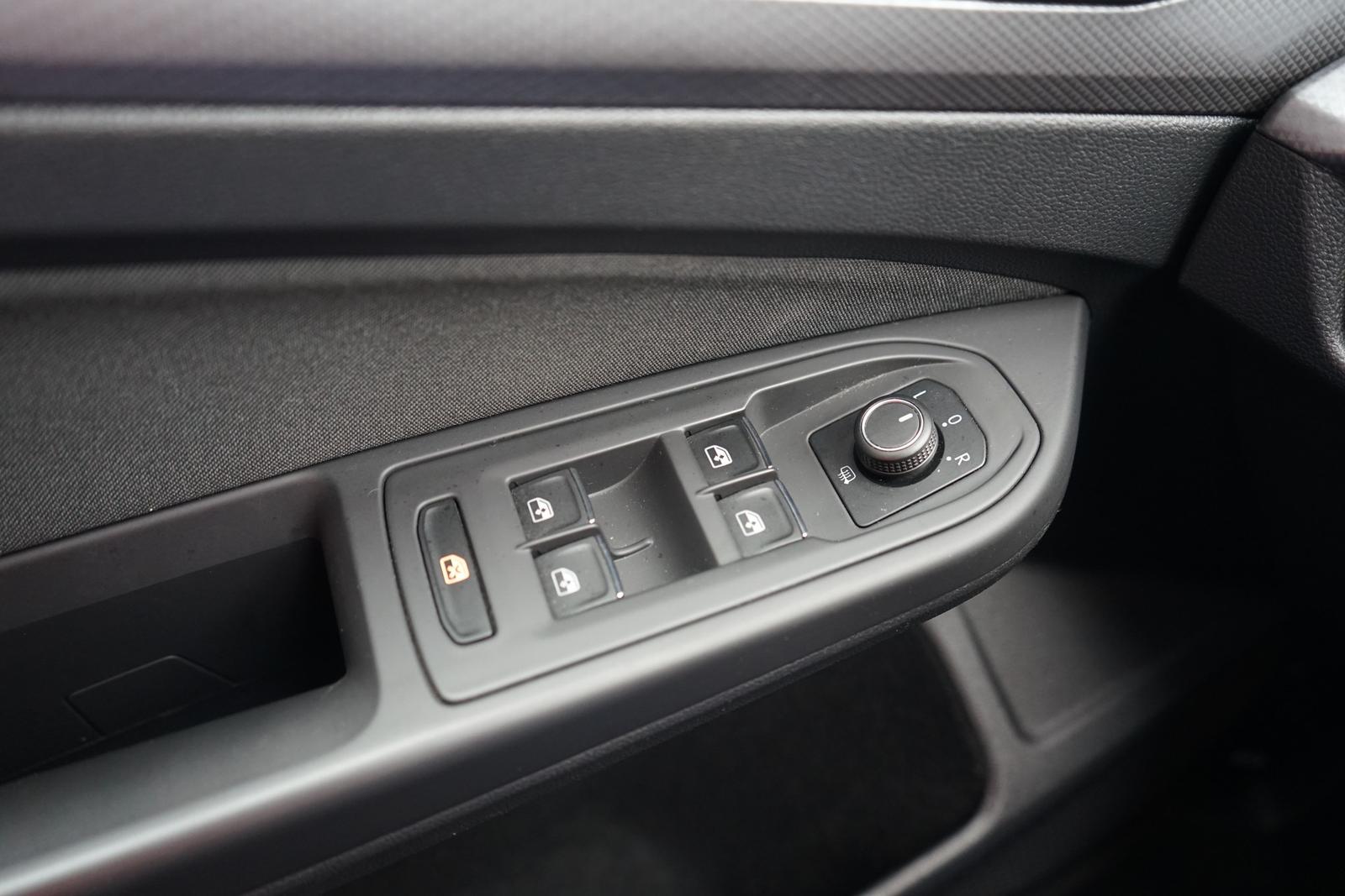 Volkswagen Golf VIII 1.5 TSI Life LED Navi Sitzheizung DAB, миниатюра 24
