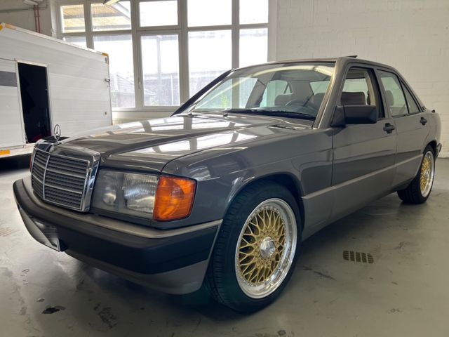 Mercedes-Benz 190E 2.0 AUTOMATIK+ROSTFREI+HISTORIE+SCHIEBEDACH