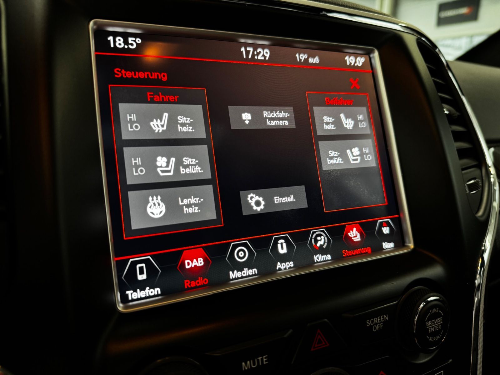 Fahrzeugabbildung Jeep Grand Cherokee 6.4 V8 HEMI SRT   "LPG-Gasanlage"