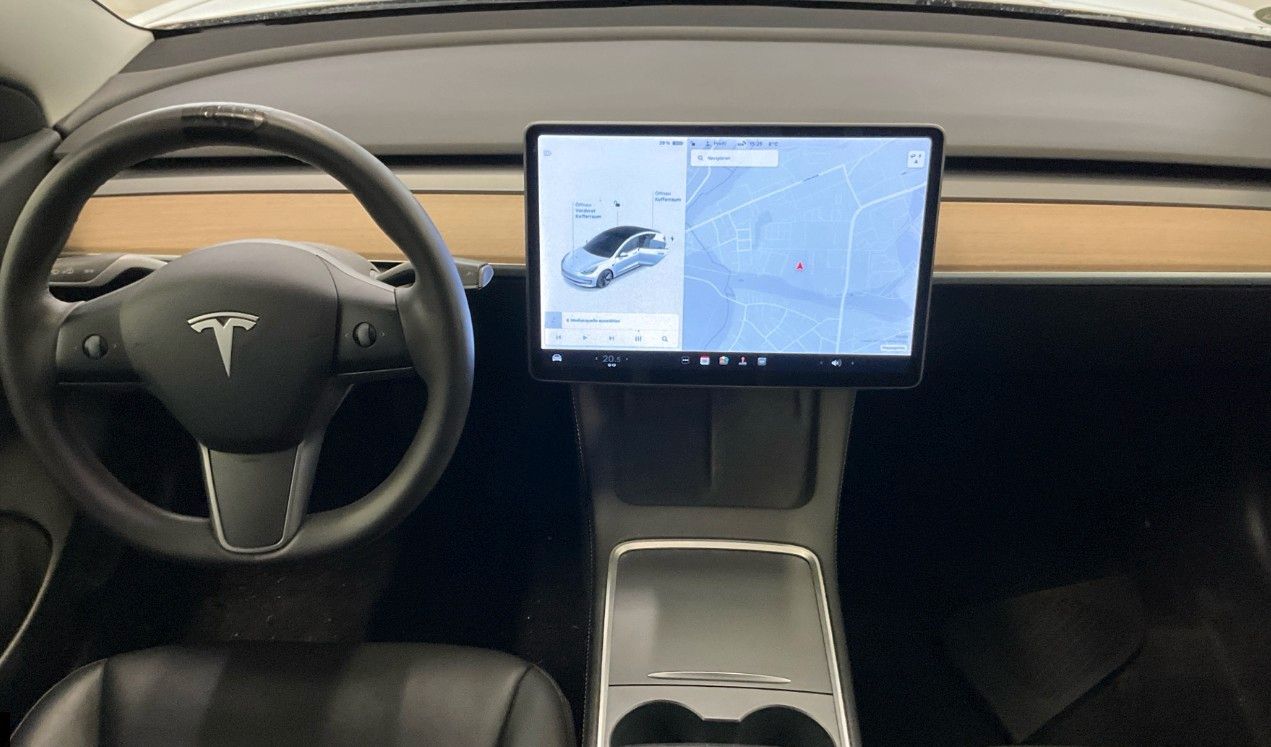 Fahrzeugabbildung Tesla Model 3 Standard Range Plus NAVI/KAMERA/SH/PANO