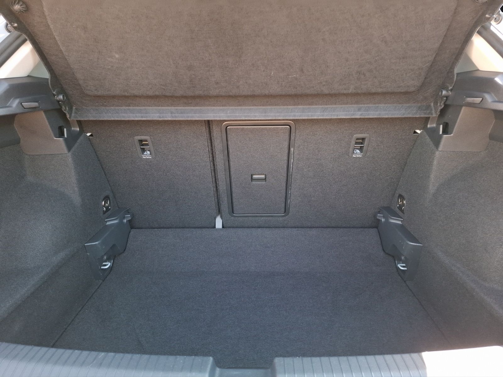 Fahrzeugabbildung Volkswagen T-Roc TSI Active DSG Kamera ACC Navi SH LM