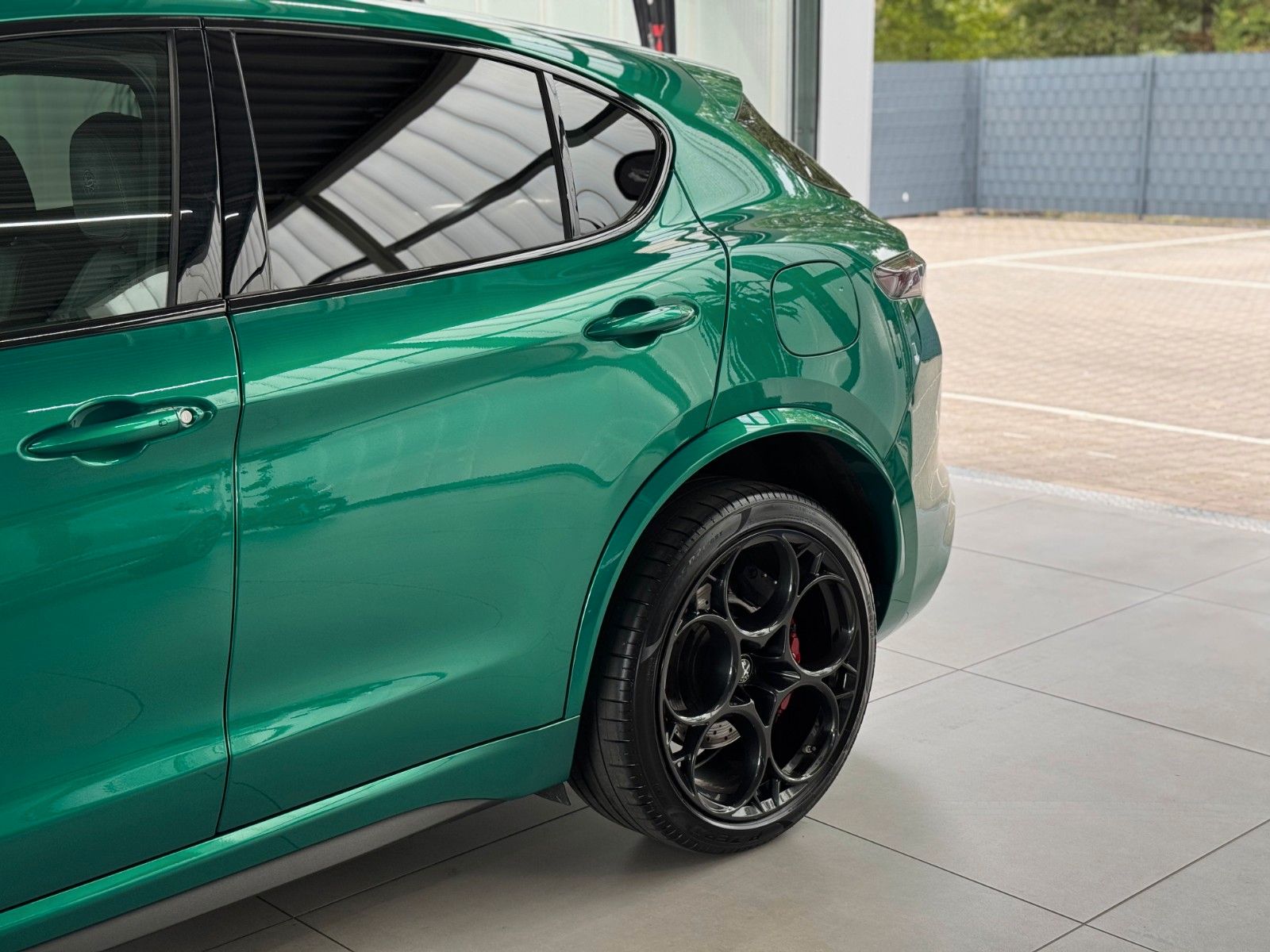 Fahrzeugabbildung Alfa Romeo Quadrifoglio Q4 ACC VOLL Pano Garantie