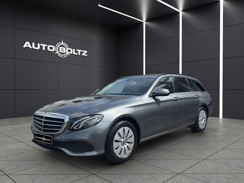 Image of Mercedes-Benz E 220