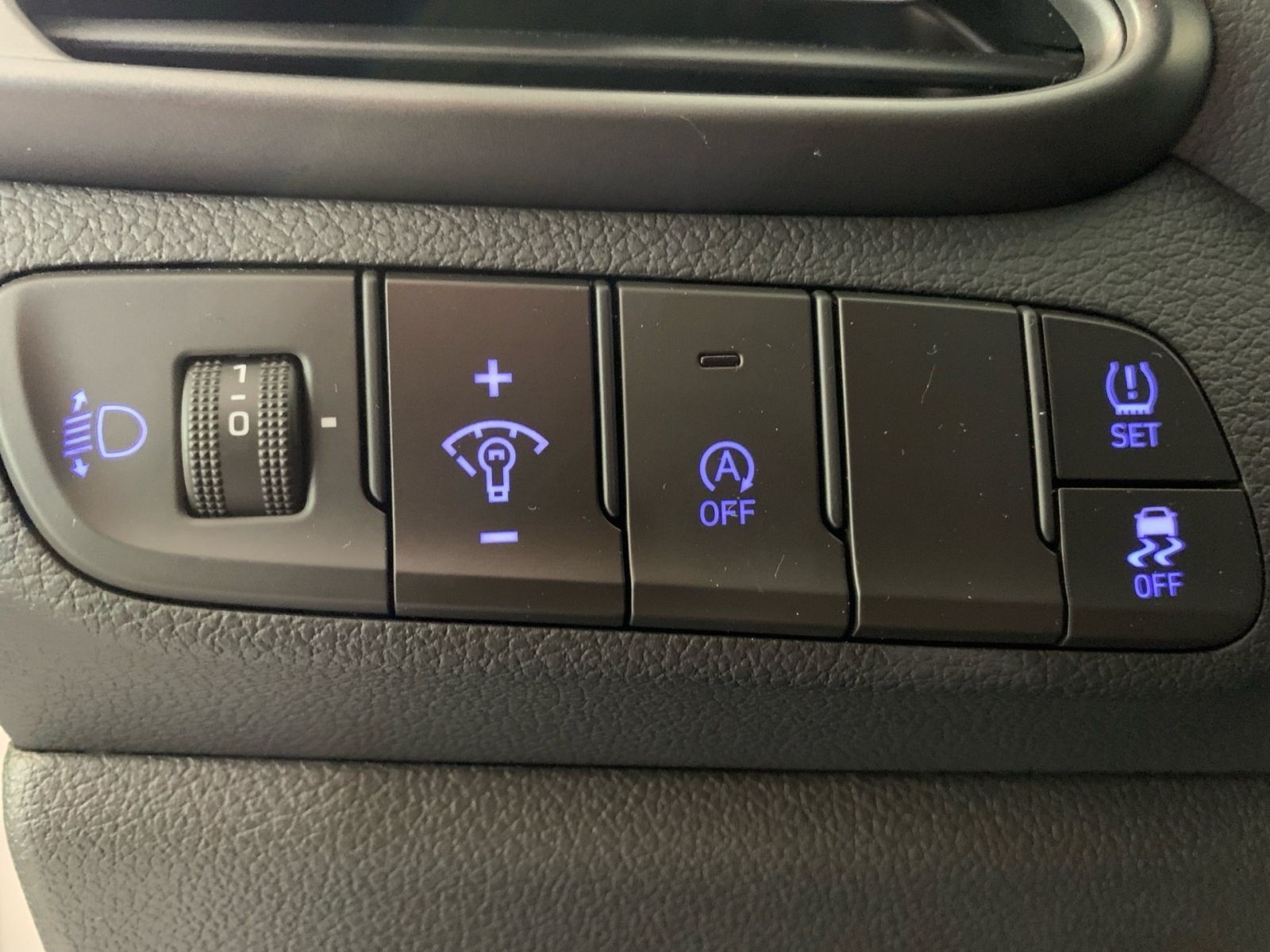 Fahrzeugabbildung Hyundai i30 Kombi 1.0 T-GDI 7-DCT Edition 30