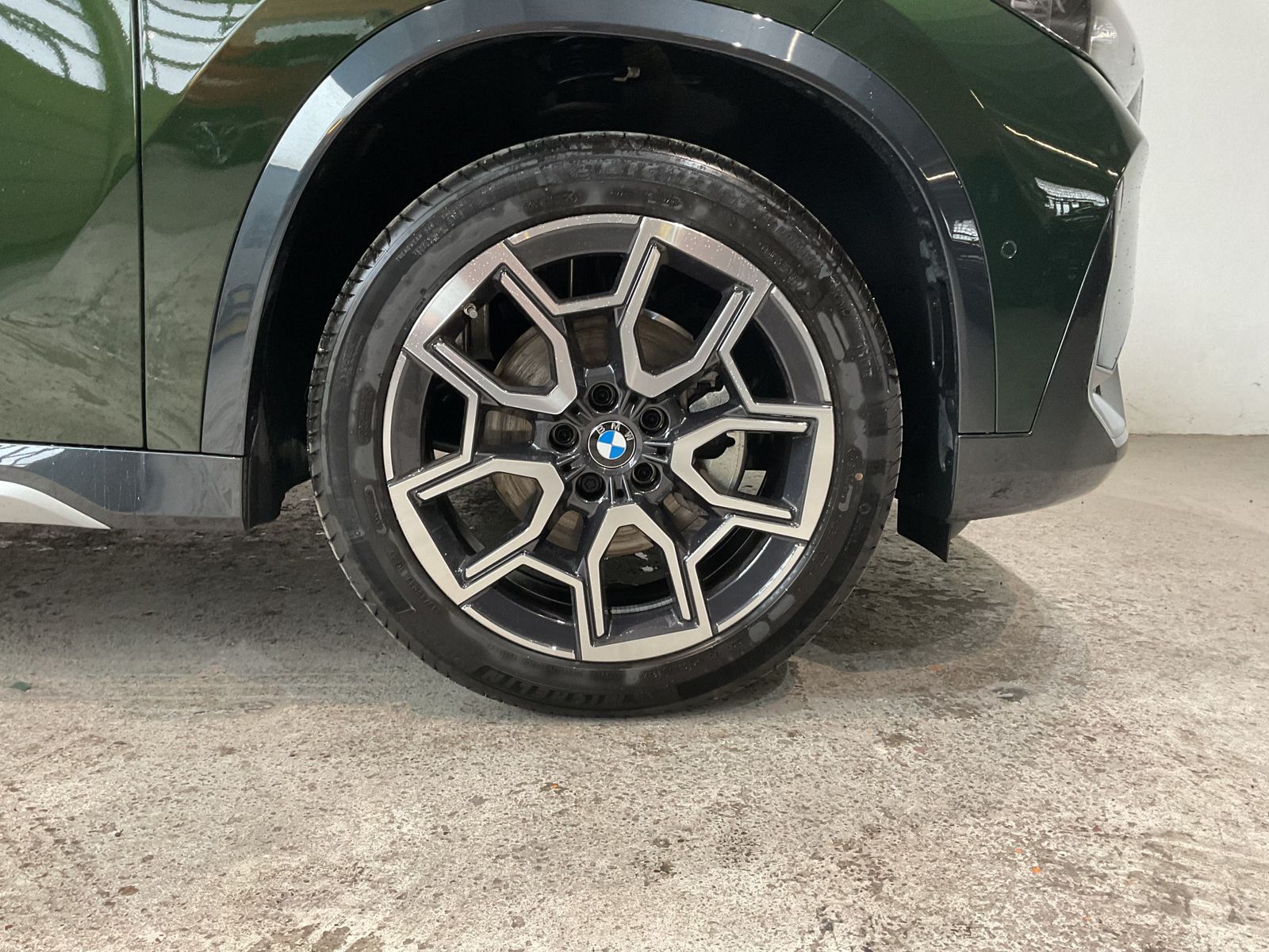 Fahrzeugabbildung BMW X1 sDrive18d Head-Up Panoramaglasdach 19" LMR