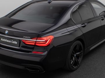 Fahrzeugabbildung BMW 750i xD M Sport 360°Laser Glasdach HUD DAB H/K