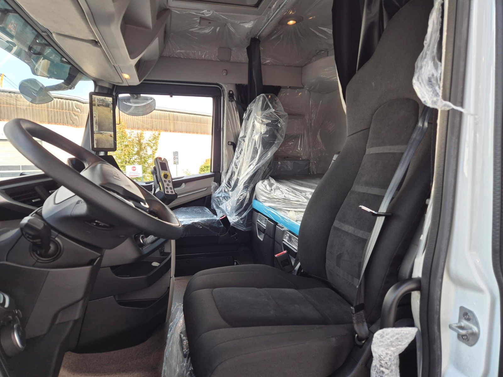 Fahrzeugabbildung Iveco AS280X58Y/ PS ON Meiller AK 16. T Funk AHK Cam