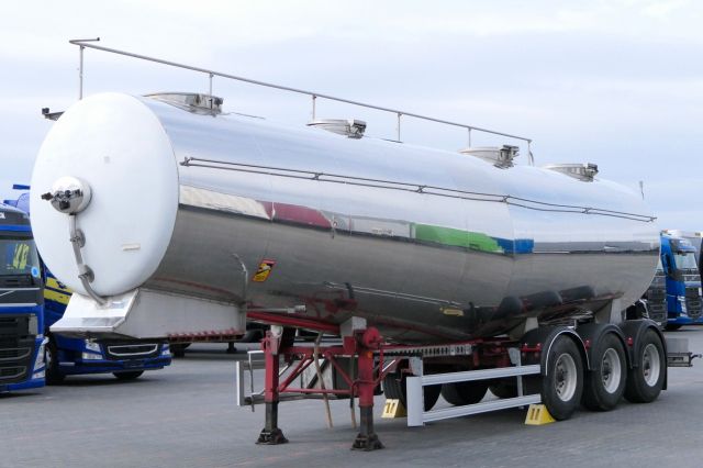 Menci ETA / FOOD LIQUID TANK TRAILER/32000 L/ 4 CHAMBE