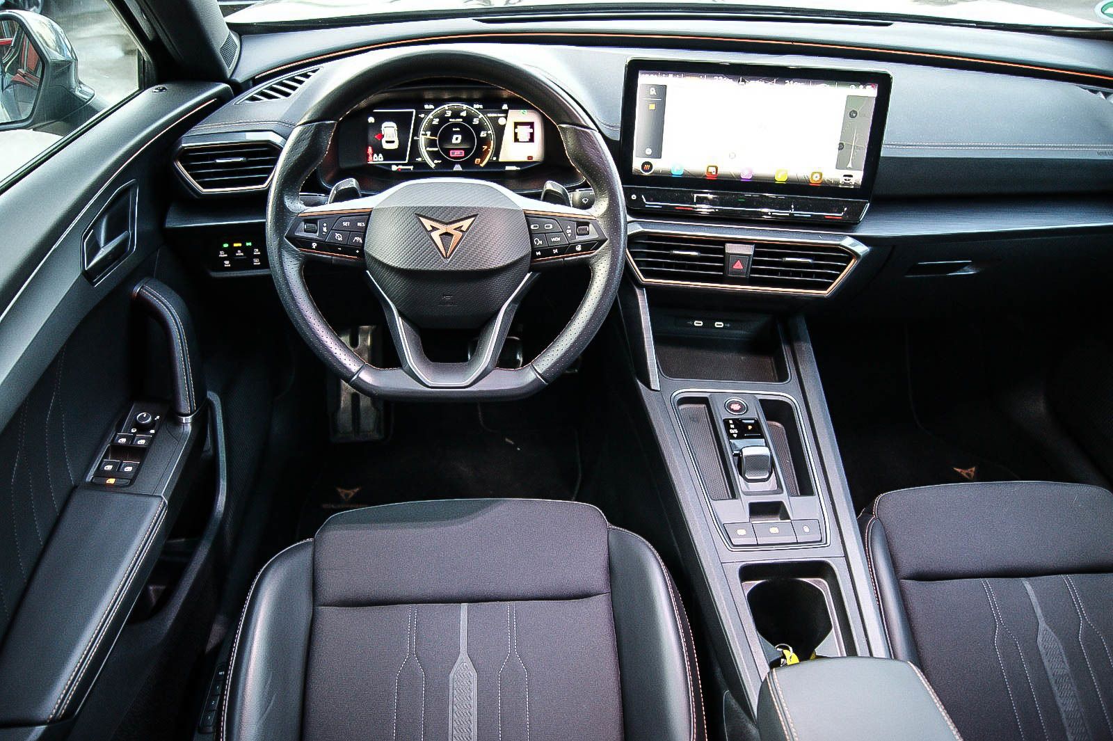 Fahrzeugabbildung CUPRA Formentor VZ 2.0i DSG DARK CAMOUFLAGE COPPER ACC