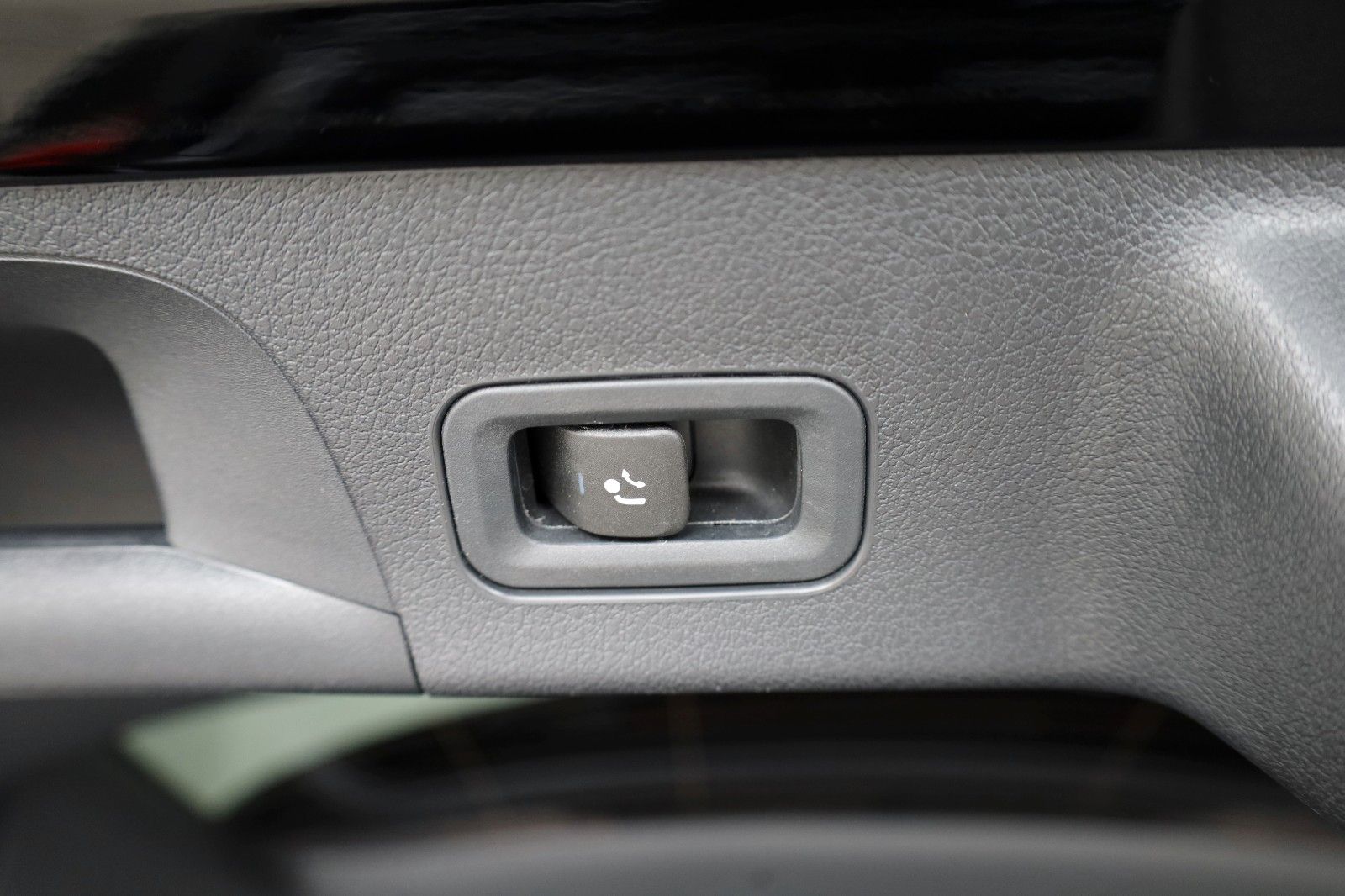 Fahrzeugabbildung Mercedes-Benz CLA 200d SB Leder,Navi,LED,SH,Kamera,Park-Paket