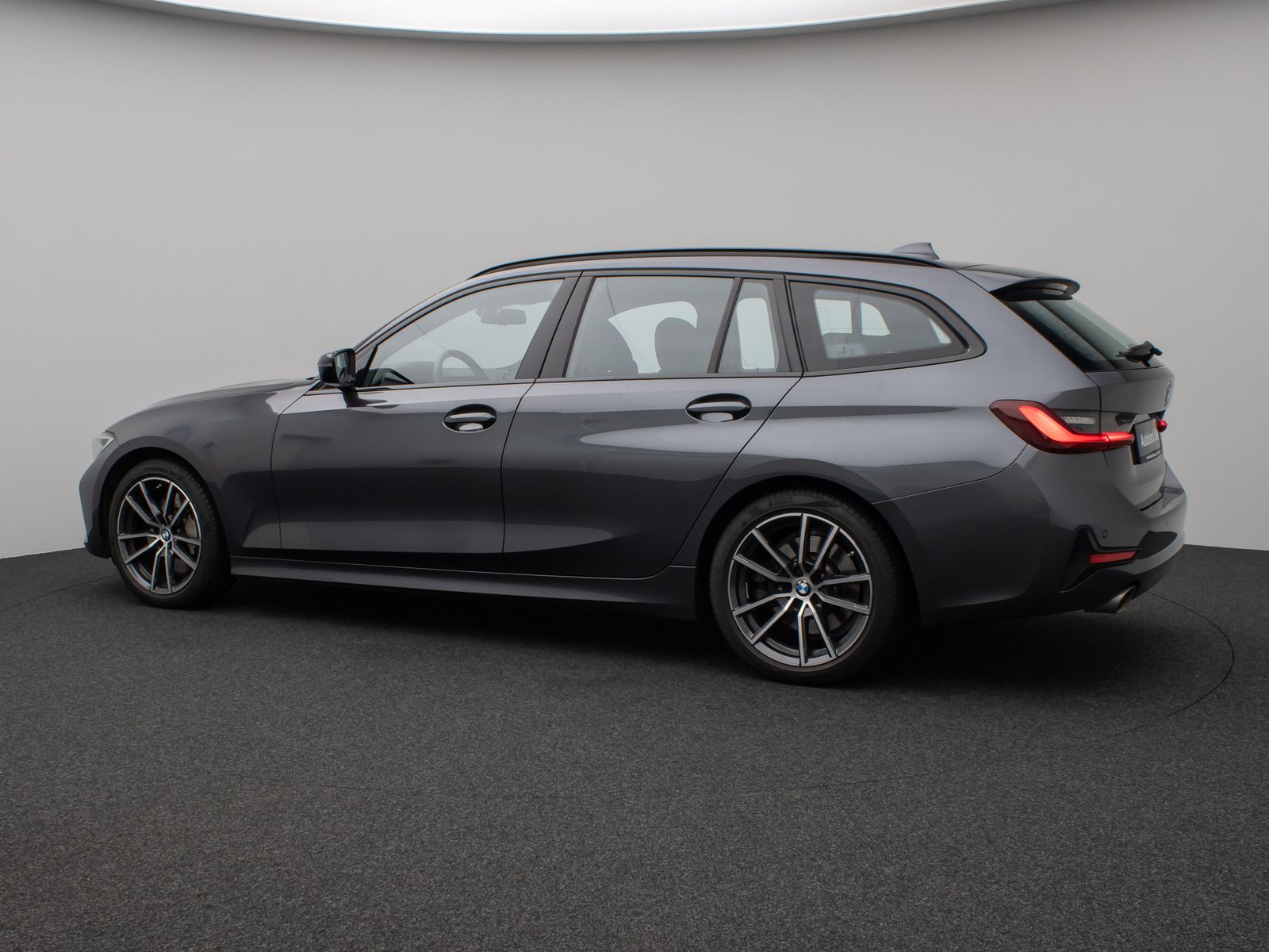 Fahrzeugabbildung BMW 330i xD SportLine DAB HiFi PDC Alarm LED M Sport