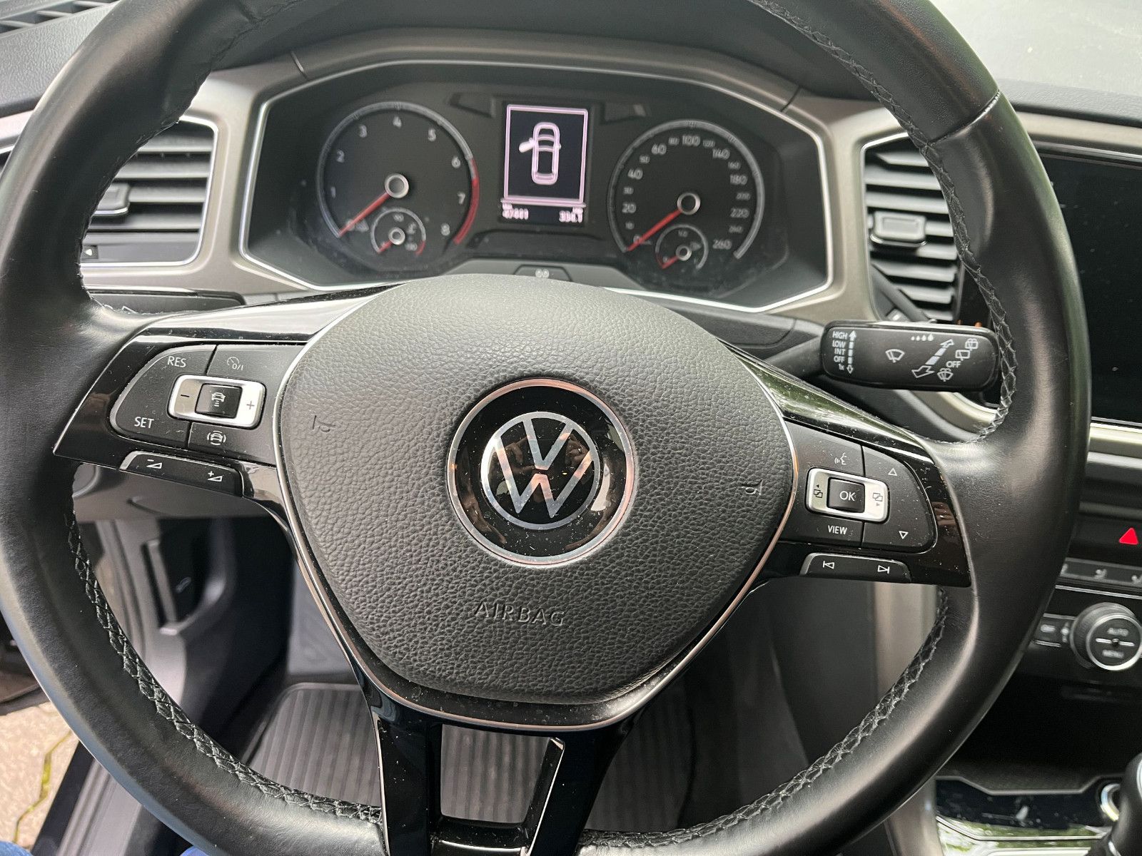 Fahrzeugabbildung Volkswagen T-Roc Style 1,5 TSI PDC LED ALU SHZ ACC UVM