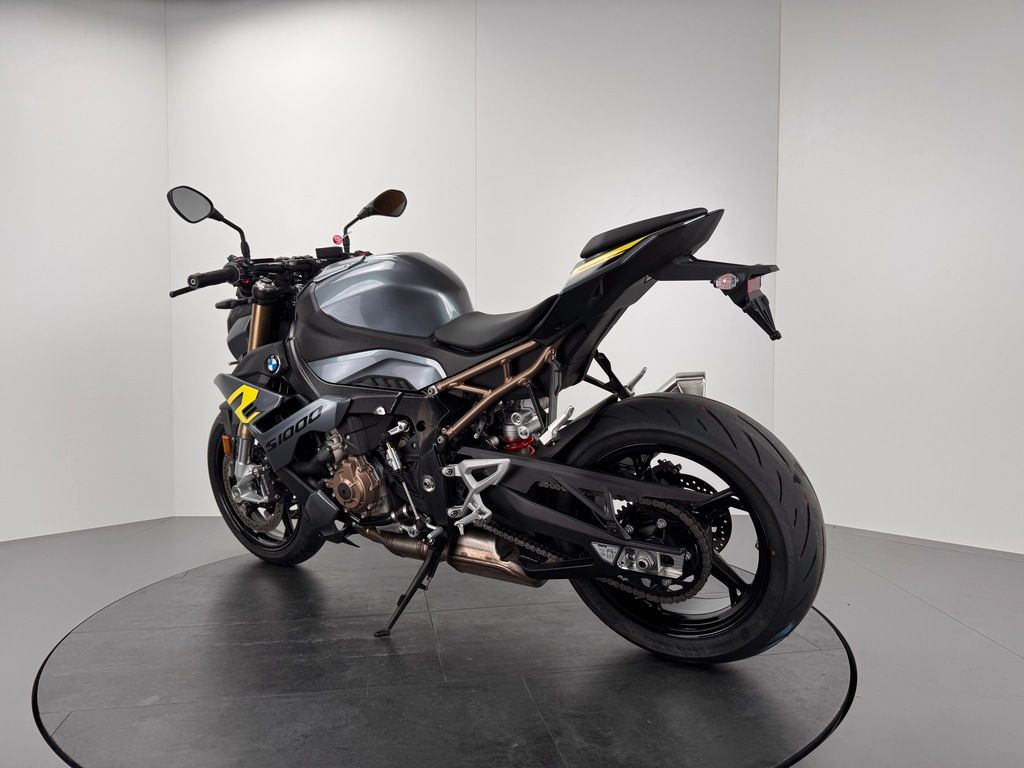 Fahrzeugabbildung BMW S1000 R *NEUWERTIGER *1. HAND