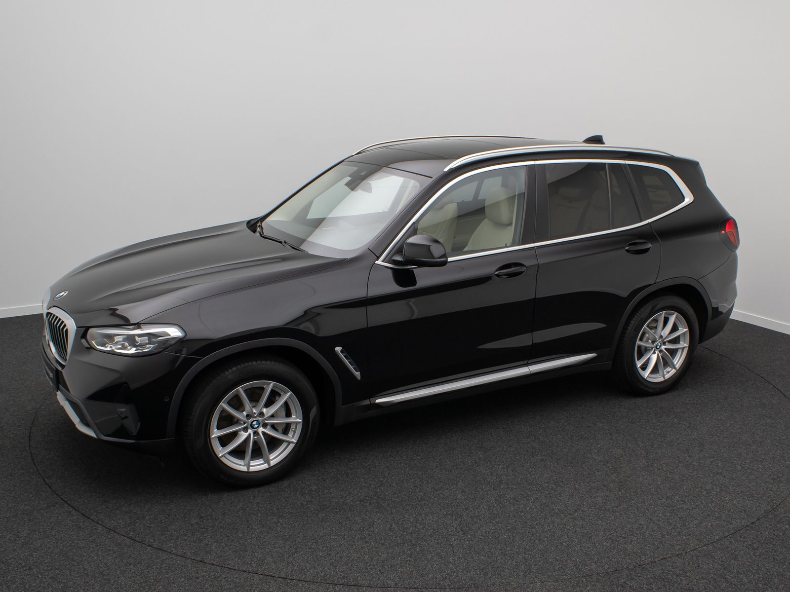 Fahrzeugabbildung BMW X3 xD30d H/K DAB Kamera Leder Panorama MSport