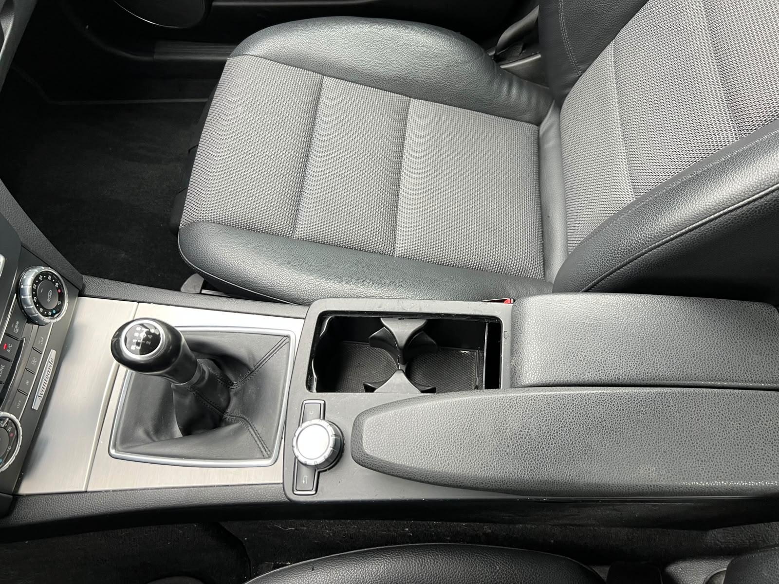 Mercedes-Benz C220 2011 — photo 27
