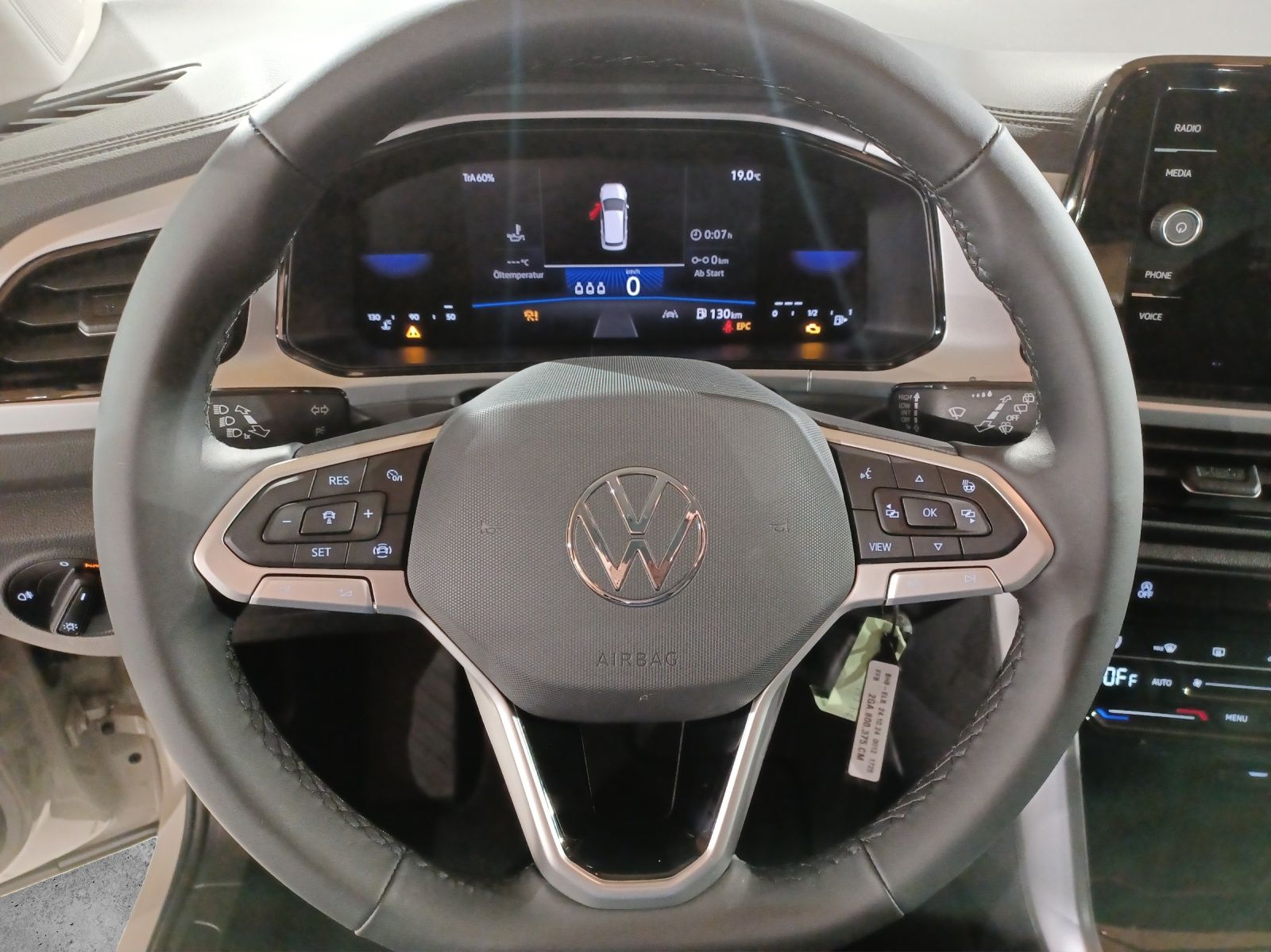 Fahrzeugabbildung Volkswagen T-Roc Life TSI