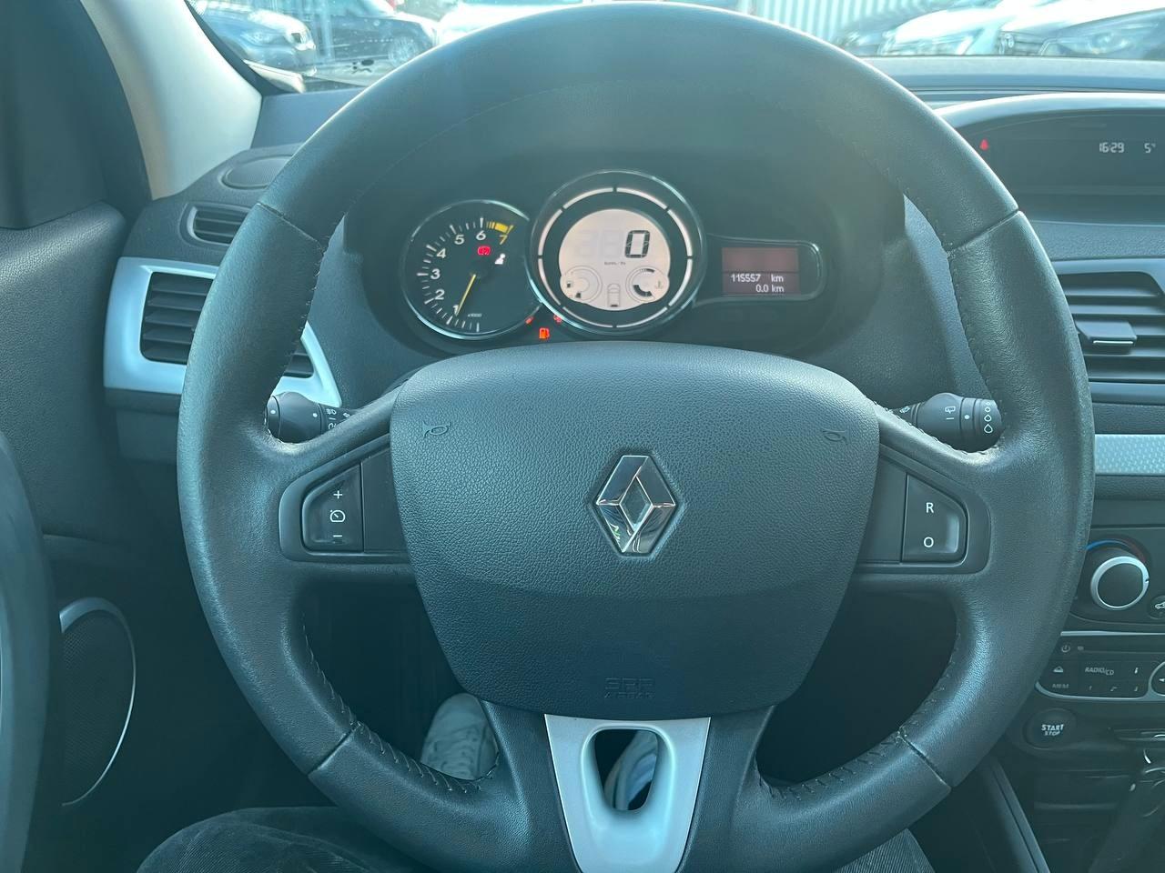 Renault Megane 2010 — photo 15