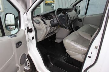 Opel Vivaro - 11