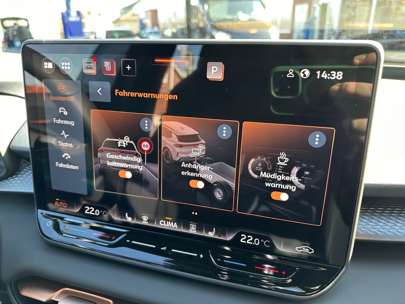 Fahrzeugabbildung CUPRA Terramar 1.5 eTSI DSG AHK/Navi/ACC/LED/SHZG/GJR