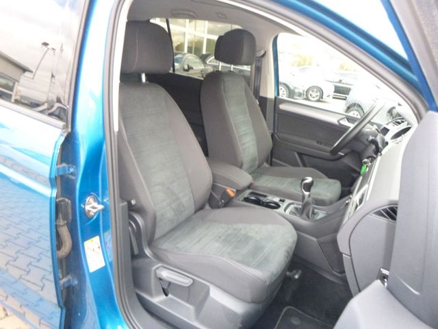 Fahrzeugabbildung Volkswagen Touran 2,0 TDI BMT >NAV/LED/Sitzheiz<