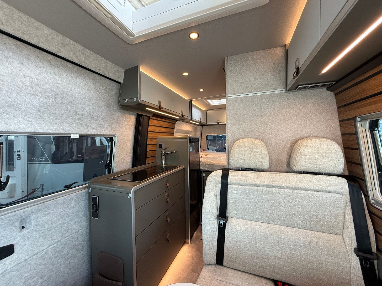 Fahrzeugabbildung HYMER / ERIBA / HYMERCAR Grand Canyon S - MB 600 - 4x4