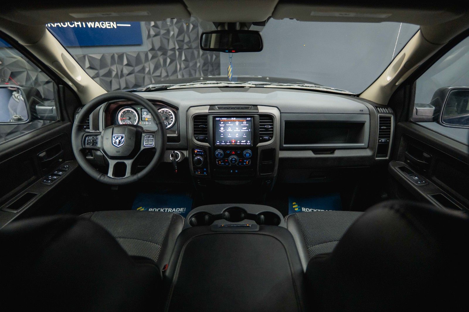 Fahrzeugabbildung Dodge RAM 5.7 V8 HEMI 4x4 OFFROAD Night-Paket *LED*AHK