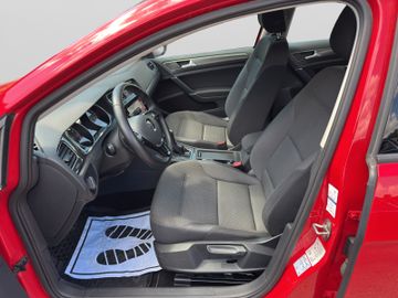 Volkswagen Golf - 10