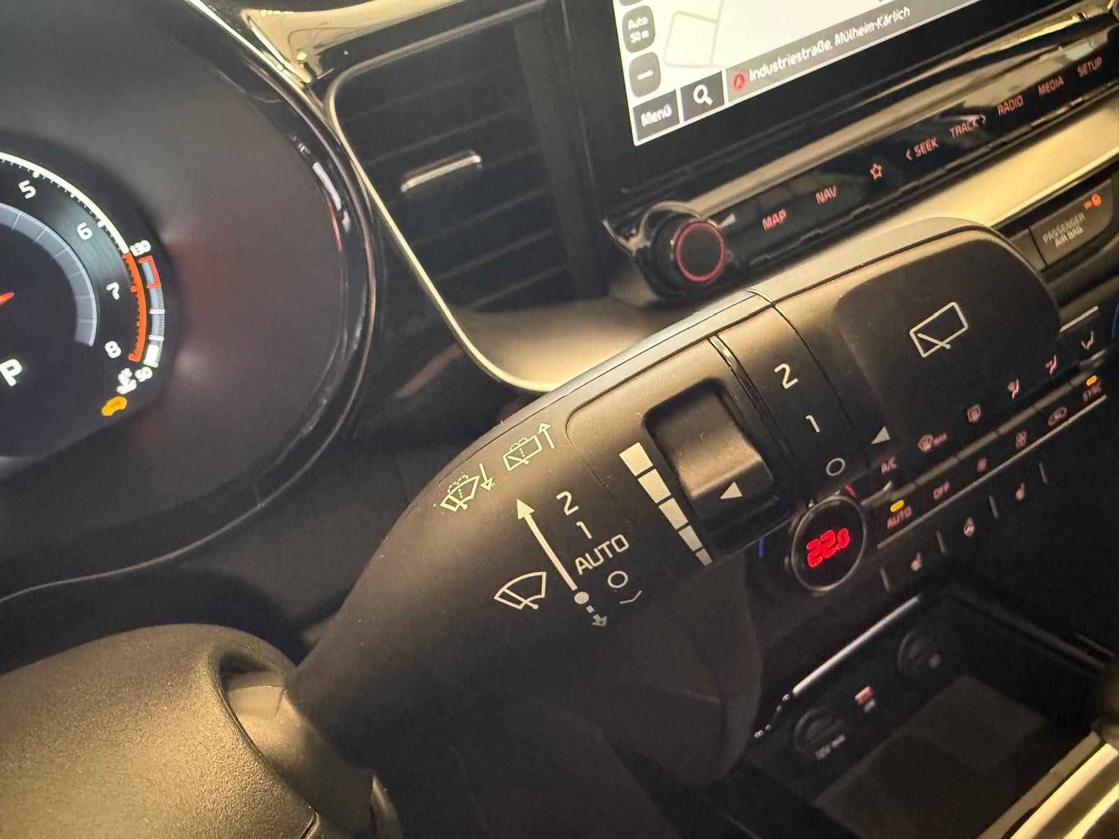 Fahrzeugabbildung Kia XCeed Black Xdition/WENIG KM/PANO/CARPLAY/SOUND