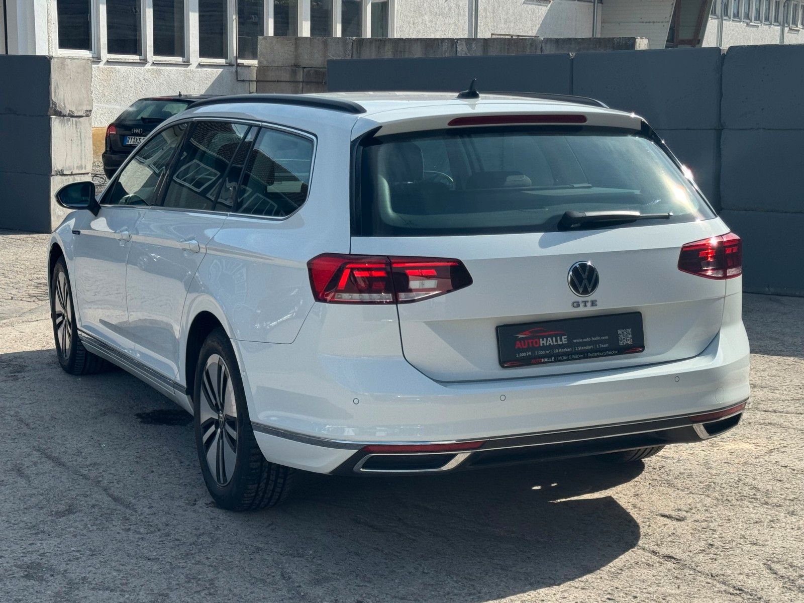 Fahrzeugabbildung Volkswagen Passat GTE Massage Kamera LED ACC SHZ