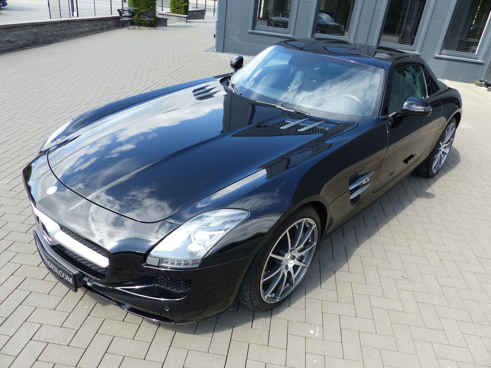 Fahrzeugabbildung Mercedes-Benz SLS AMG Flügeltürer