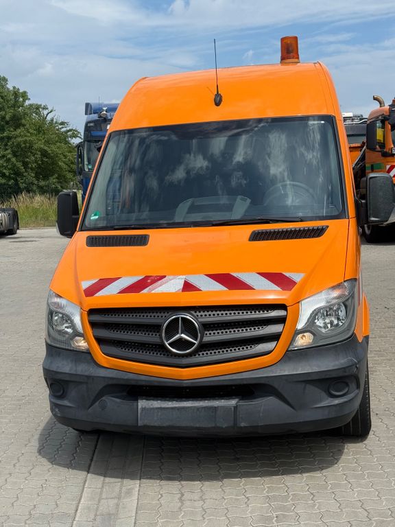 Image of Mercedes-Benz Sprinter