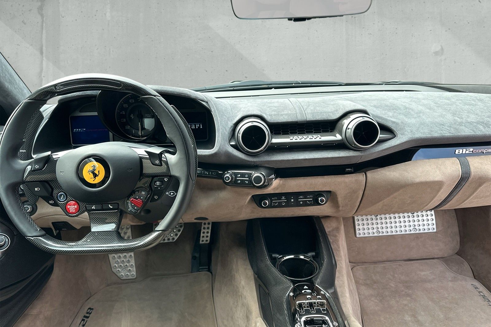 Fahrzeugabbildung Ferrari 812 Competizione*1 owner*painted stripe