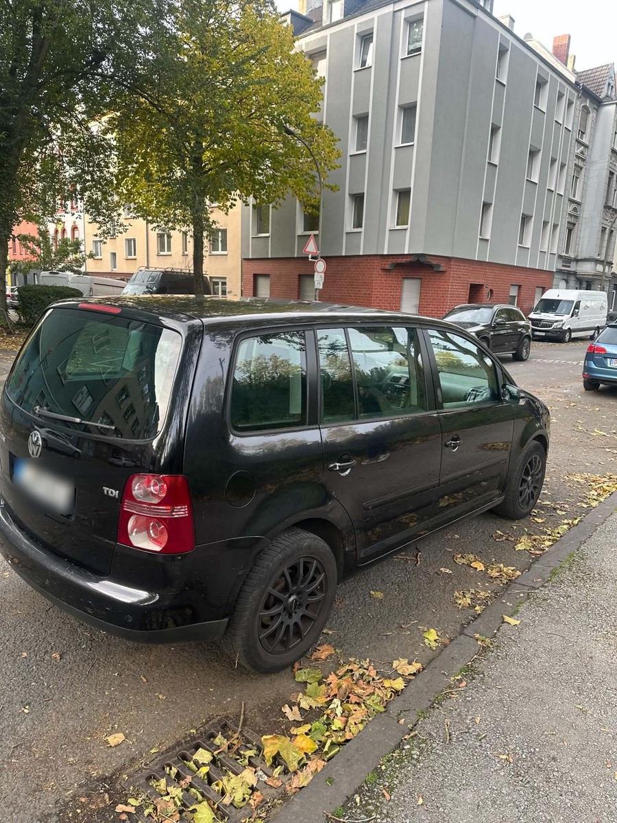Volkswagen Touran 2006 — engine 140 HP (103kW)