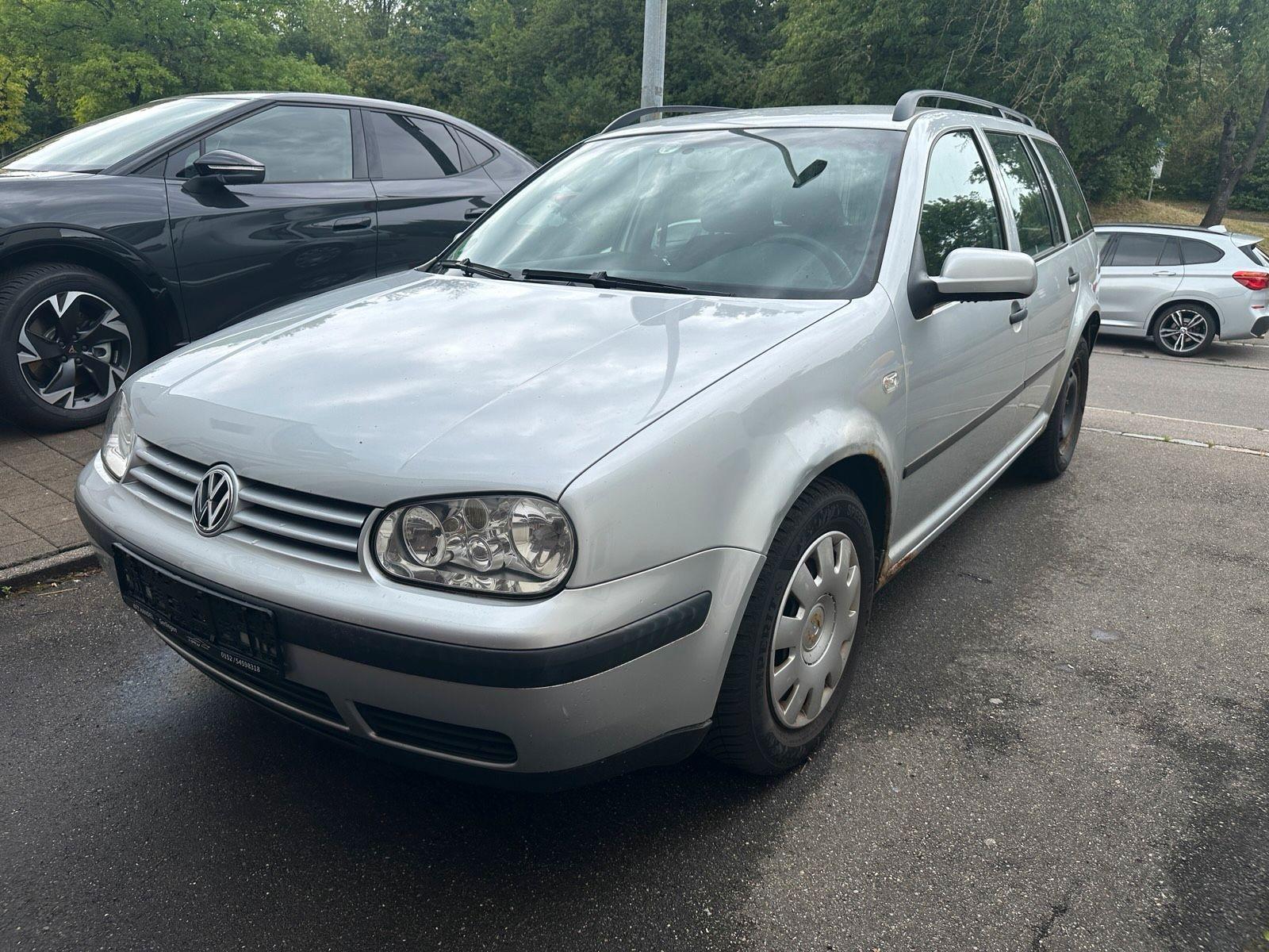 Volkswagen Golf 2004 — rear view