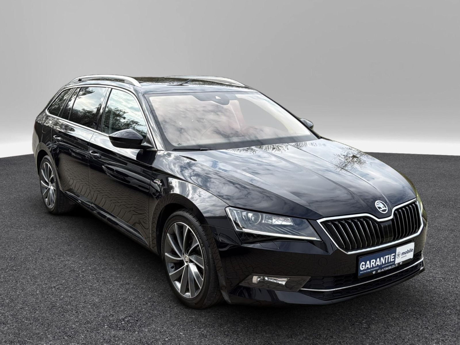 Fahrzeugabbildung SKODA Superb Combi L&K 4x4/ unfallfrei