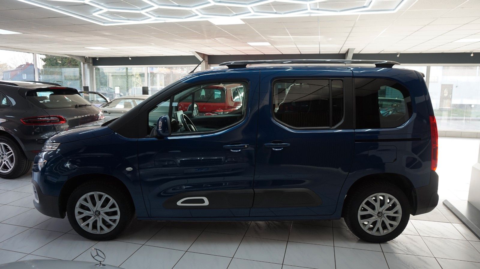 Fahrzeugabbildung Citroën Berlingo Feel M *1.Hand*Carplay*Navi*Kamera*