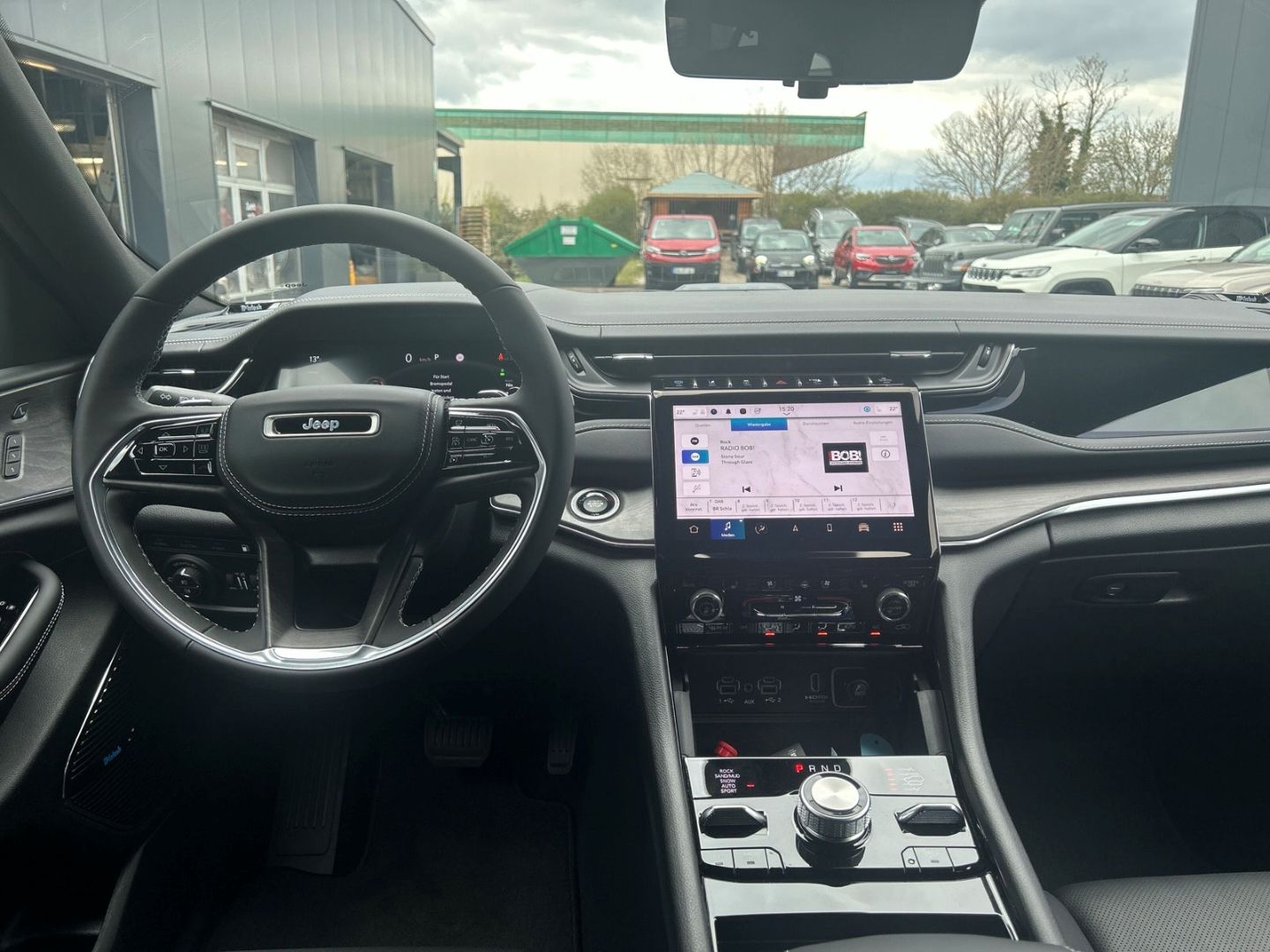 Fahrzeugabbildung Jeep Grand Cherokee 4xe Overland HUD Navi Leder AHK