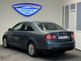 Volkswagen Jetta V Comfortline/160PS /1Te Hand/Navi/SHZ/PDC - Volkswagen Jetta: V
