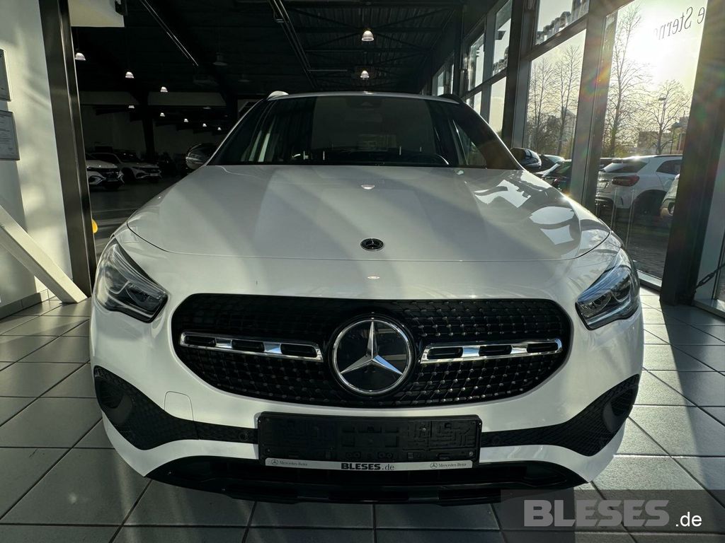 MERCEDES-BENZ GLA 180 – Bild 2