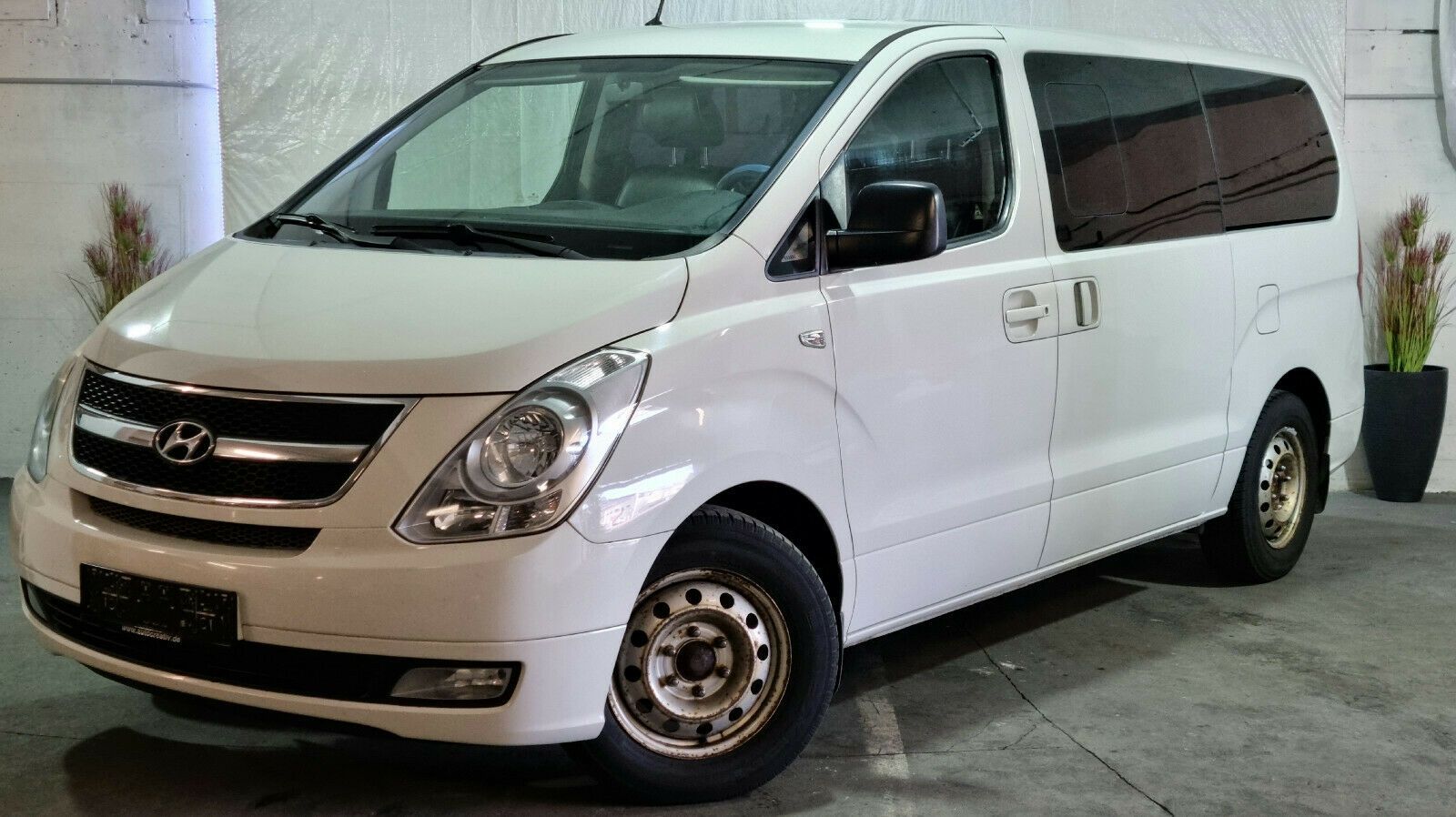 HYUNDAI H-1 Travel Premium 8-Sitzer Familienbus