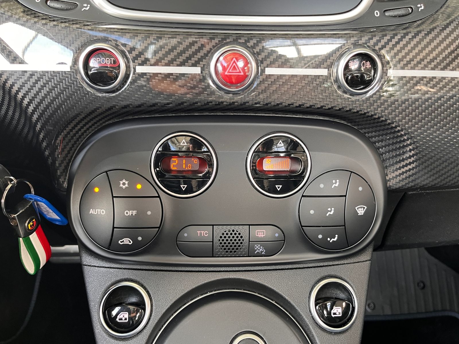Fahrzeugabbildung Abarth 695C Rivale  Automatik XENON LEDER ALU