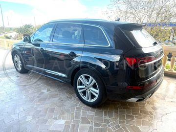 Audi Q7 - 7