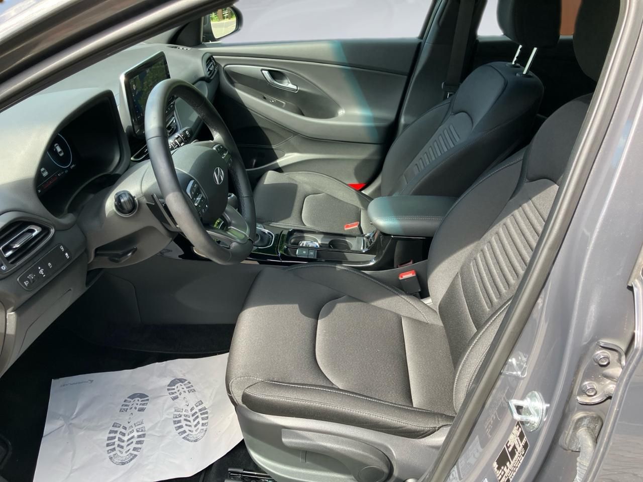 Fahrzeugabbildung Hyundai i30 DCT ADVANTAGE LED*NAVI*2Z-KLIMA*CARPL*KEYLES