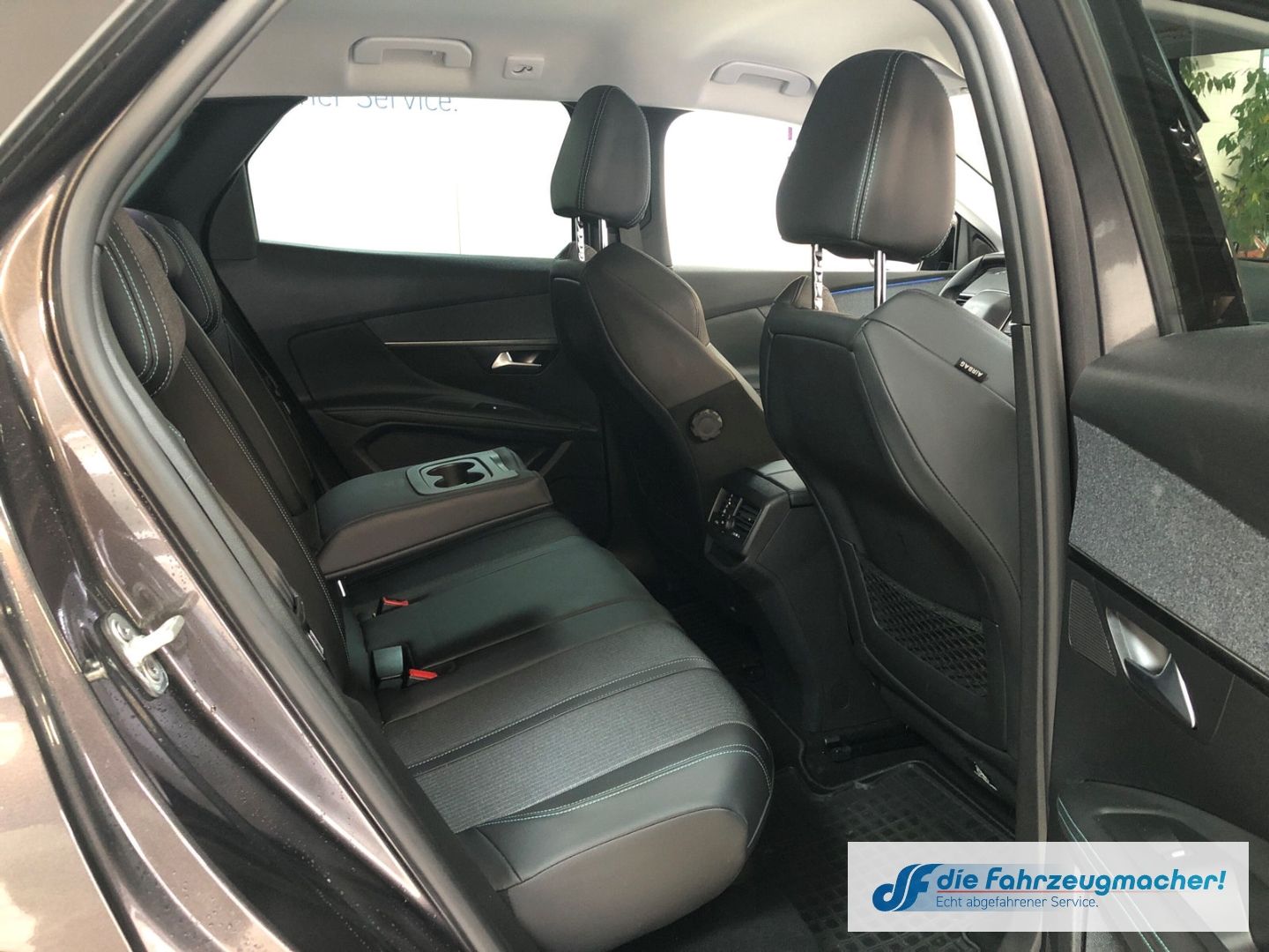 Fahrzeugabbildung Peugeot 3008 Allure Pack 1.5 BlueHDi Navi Digitales Cock