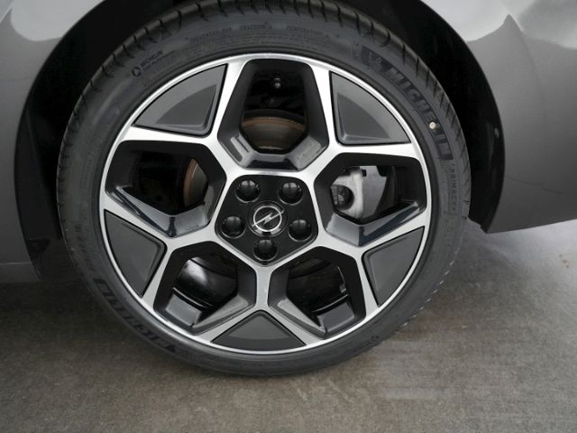 Astra L ST ULTIMATE AT+NAVI+360 GRAD KAMERA+SCHI