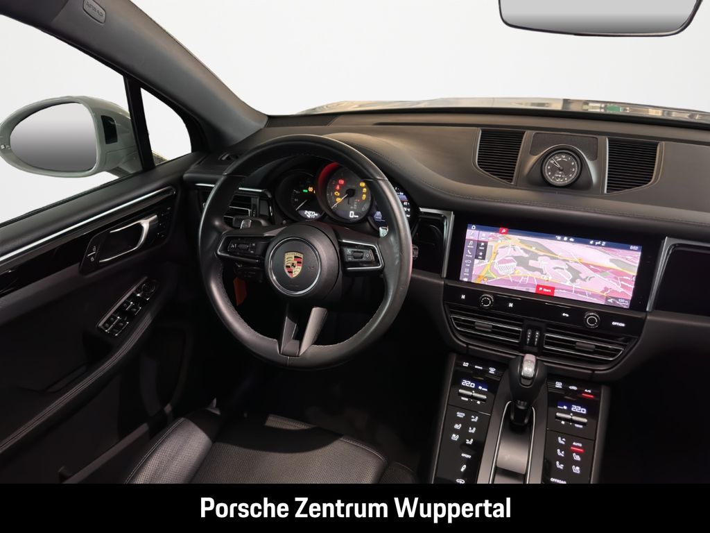 PORSCHE Macan 2023