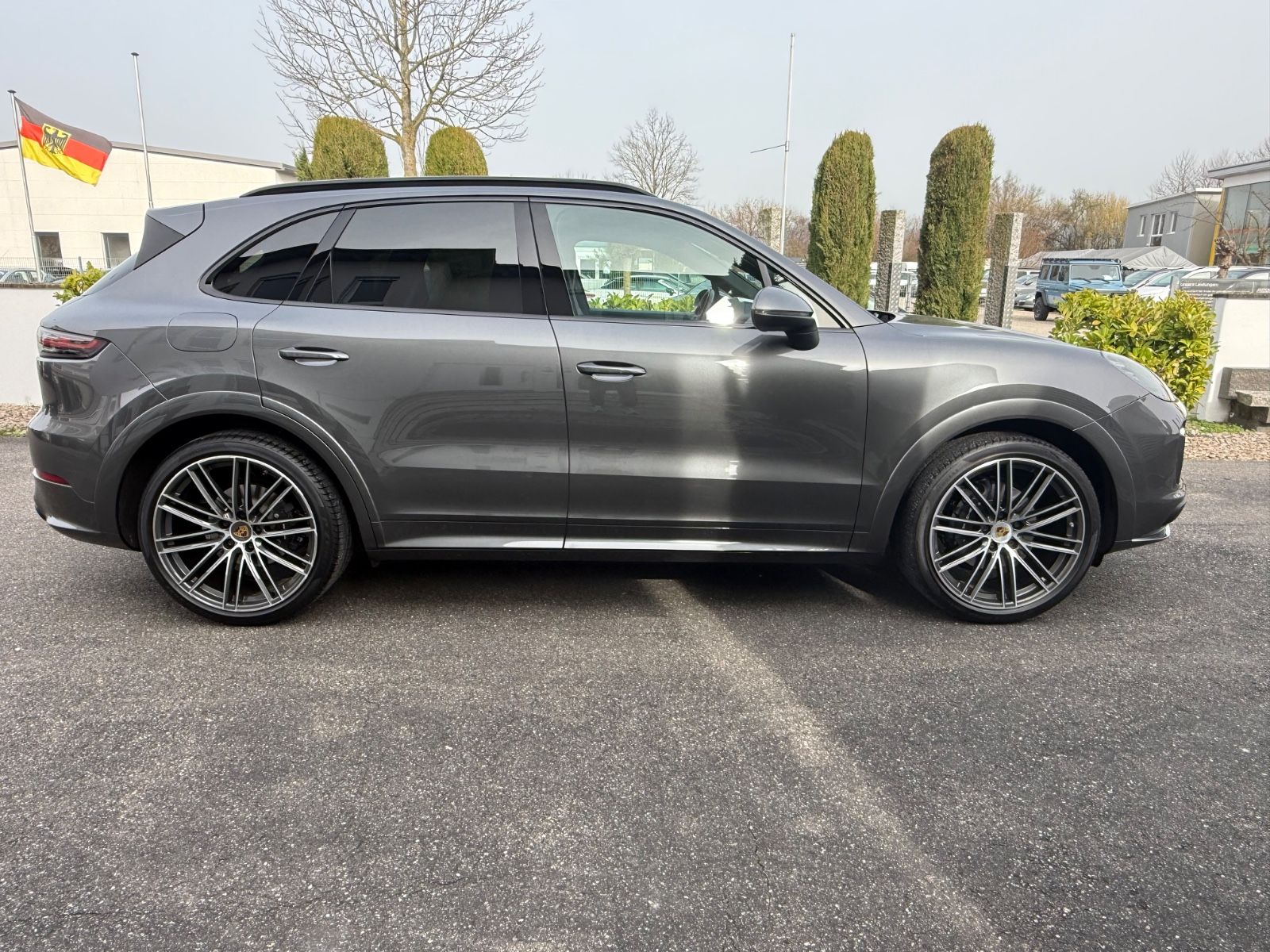 PORSCHE Cayenne/BOSE/PANO/Spor Design Paket/22Zoll./1.hd