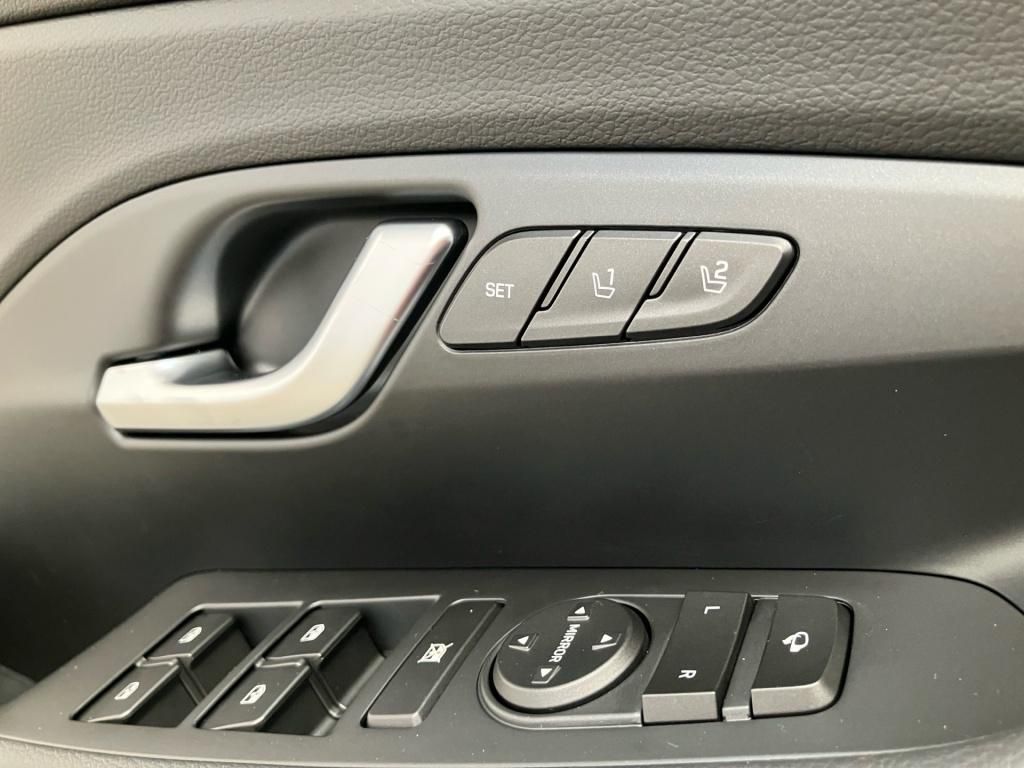 Fahrzeugabbildung Hyundai i30 5-Türer 1,5 T-GDI 7-DCT N-Line 2xKlima KAM